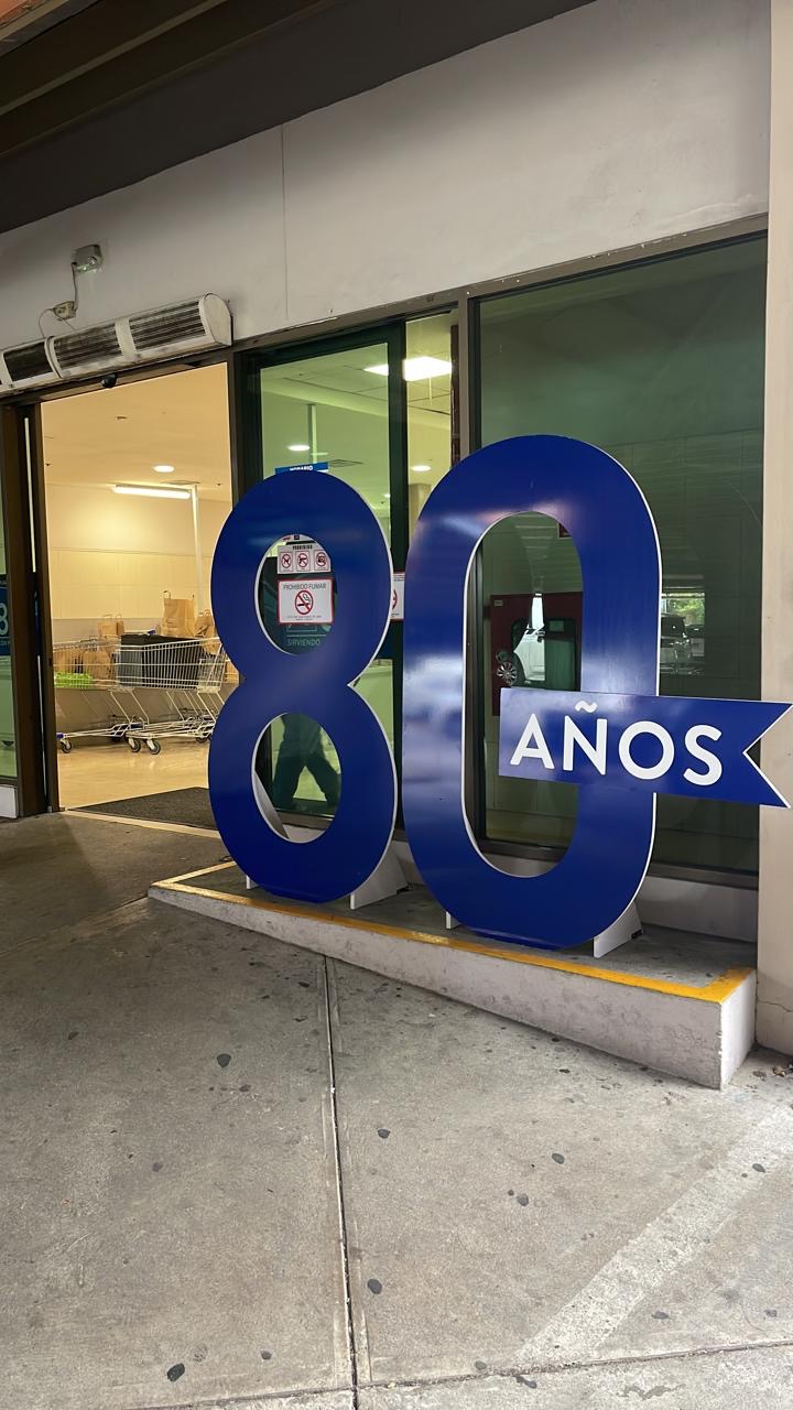 Letras corpóreas 80 Años